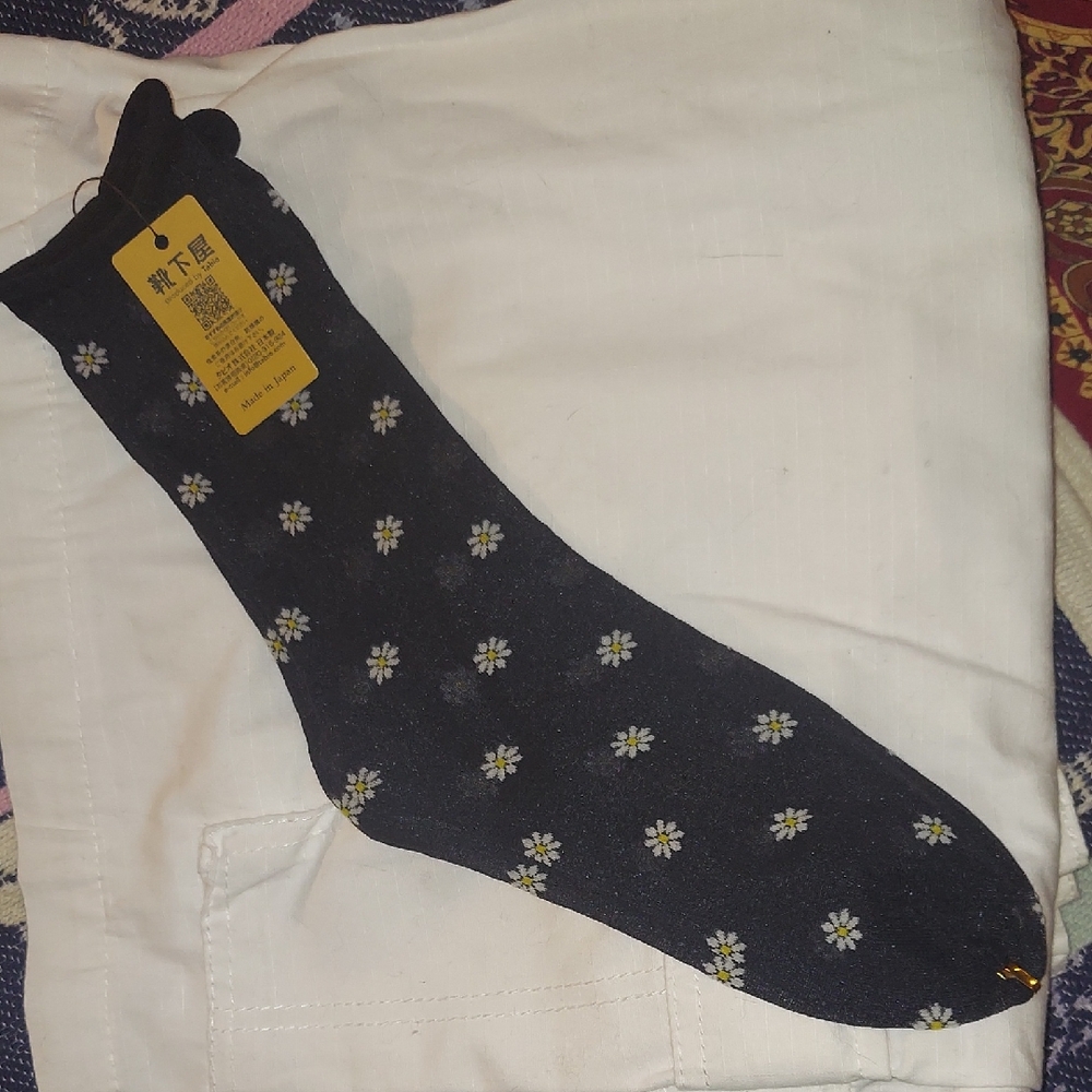 Sheer Floral Patterned Black Socks With Daisy Flowers